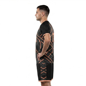 Ensemble d'uniformes de football pour hommes, uniforme de football pour hommes de haute qualité, uniforme de football pour hommes à séchage rapide, ensemble de maillots d'entraînement et de match - Product Image 3