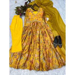 NUEVA LLEGADA CHINON SECUENCIA BORDADO IMPRESIÓN TRABAJO ALIA CUT TOP BOTTOM CON DUPATTA MOSTAZA - Product Image 4