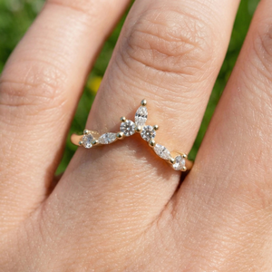 Bague de fiançailles classique unisexe en or rose 14 carats avec diamant de laboratoire taille marquise et rond, diamant blanc pureté VS1 - Product Image 3