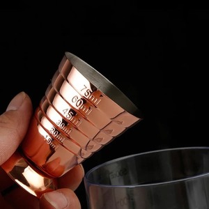 Jigger à cocktail contemporain en acier inoxydable, tasse à mesurer double face de qualité supérieure, accessoire de bar de luxe pour service de boissons - Product Image 2