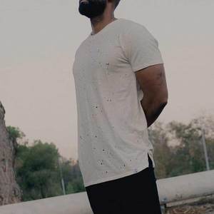 T-shirts déchirés à épaules tombantes pour hommes, 100 % coton, légers, impression de logo personnalisée, service OEM. - Product Image 3