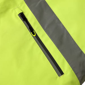 Chaqueta de Invierno para Hombre, Fabricada en Poliéster, Alta Visibilidad, Reflectante, Ecológica, con Logotipo Frontal y Cierre de Cremallera y Botones - Product Image 4