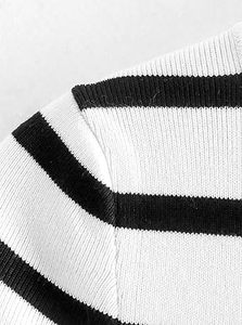 Crew Neck Short Sleeve Fashionable Striped Cropped <b>Top</b> -Shirt For Women Party Wear Sexy Fitness Crop Tank <b>Top</b> Girls T-Shirts - Product Image 4
