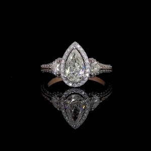 Bague classique en or 18 carats pour femme, diamant blanc en forme de poire, diamant cultivé en laboratoire, certifié IGI, look luxueux, cadeau de mariage, à porter au quotidien - Product Image 3