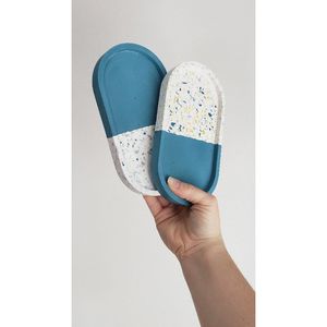 Luxury Resin <b>Decorative</b> Trays in Modern Oval and Round Shapes for Modern Gifts - Product Image 2