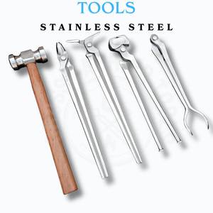 Kit d'outils de fermeur pour ferrage, comprenant un marteau arrondi, une pince à tête ronde 5/16, une pince à feu, un écarteur de sabots, un outil de retrait et un tablier - Product Image 4