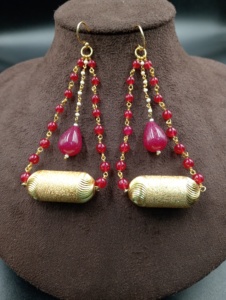 Boucles d'oreilles créoles ethniques plaquées or Amaira Jewels Ma-788 avec perles d'imitation pour mariage - Product Image 3