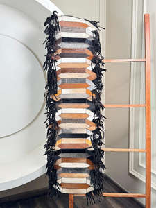 ผ้าคาดโต๊ะแบบเย็บปะติดปะต่อกันทำจากหนังวัวลายเชฟรอนพร้อมพู่ตกแต่งบ้านไร่แบบชนบทสำหรับรับประทานอาหารและคอนโซลโต๊ะ - Product Image 4