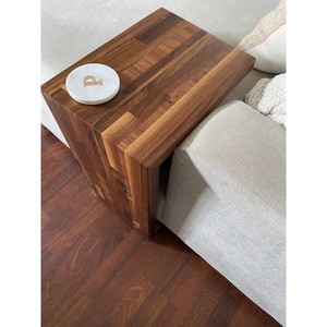 Table console minimaliste en bois d'acacia rectangulaire avec bord en cascade, design artisanal durable et respectueux de l'environnement |   Vente en gros de tableaux décoratifs - Product Image 1