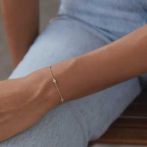 Pulseras de cadena con diamantes solitarios engastados en bisel, corte redondo, diamantes cultivados en laboratorio, oro macizo de 14k y 18k, joyería fina minimalista para uso diario. - Product Image 2