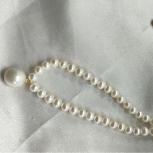 Collier pendentif de qualité supérieure pour bébé, simple et tendance, avec une petite perle ronde de 5 mm et un grand pendentif en perle ronde de 11-12 mm - Product Image 5