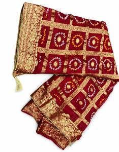 Sari de Seda Pura de Lujo con Bordado Bandhani, Adorno Zari y Pallu de Diseño Elaborado, para Bodas Tradicionales - Product Image 1