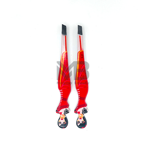 Pinzas de Cejas Personalizadas con Puntas Cuadradas, Diseño Red Lady, Duraderas para un Uso Preciso, Alta Calidad - Product Image 4