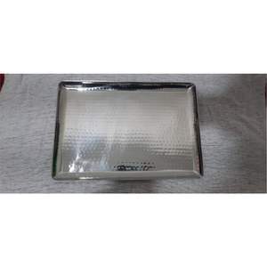 Plateau rectangulaire en acier inoxydable de qualité alimentaire - Plateau de service en métal résistant à la corrosion avec poignées ergonomiques - Product Image 3