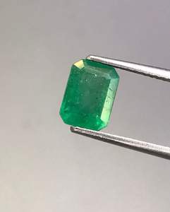 ESMERALDA NATURAL DE 1.15 CT CON CORTESÍA OCTAGONAL. HERMOSA ESMERALDA PARA JOYERÍA. - Product Image 1