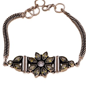 Bracelet en laiton oxydé argenté avec perles et pierre précieuse verte en quartz, motif floral vintage, pour femme, cadeau de fête - Product Image 1