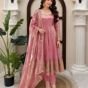 Robe en soie haut de gamme avec pantalon et dupatta pour femme, broderie de fils et de sequins, tenue de soirée ethnique de créateur, entièrement brodée - Product Image 1