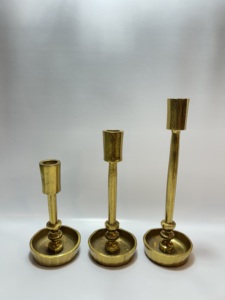 Juego de 3 Portavelas Nórdicos de Aluminio Dorado Martillado con Base Redonda, Candelabros Cónicos Vintage, Centro de Mesa, Decoración para el Hogar - Product Image 2