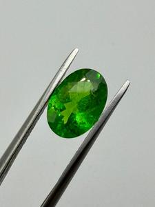 Pierre précieuse naturelle de tsavorite grenat, taille ovale, vert, 2,35 carats, vert intense calibré, pour collectionneur de bijoux - Product Image 1