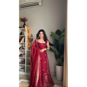 Ensemble de costume de fête pour femmes avec fil et travail de séquence - Product Image 3