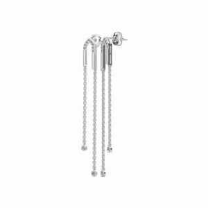 Boucles d'oreilles pendantes en diamant de luxe au design tendance en or blanc 18 carats, 20 pierres de diamant, en vente pour l'exportation - Product Image 2