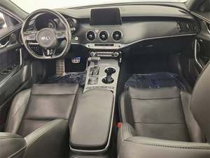 Kia Stinger GT1 RWD Usado del 2021 - Product Image 4