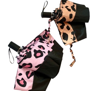 Parapluie de protection solaire double usage Advanced Sense, motif léopard rétro noir, manuel, pliable en trois sections, grand format, pour voyage, avec logo publicitaire - Product Image 5