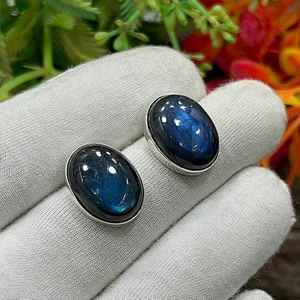 Boucles d'oreilles clous en argent sterling 925 avec labradorite bleue, faites à la main, délicates, style bohème, ovales, minimalistes, certifiées IGI, pour anniversaire ou fête - Product Image 6