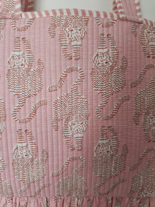 Sac à bandoulière matelassé pour femme avec imprimé tigre et volants, modèle T-1 de Shree Balajee Garments - Product Image 5