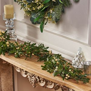 Guirlande de Noël vert baie de neige de 54 pouces - Product Image 4