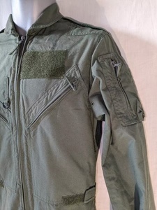 Mono de Trabajo Color Verde Oliva para Hombre, con Cierre de Cremallera, Cuello Alto, Bolsillos Tácticos, Material de Poliéster - Product Image 4