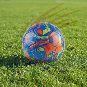 Balón de Fútbol con Patrón Azul, Naranja y Verde, Resistente, para Entrenamiento, 0.4-0.45 kg, Caja de Cartón - Product Image 4