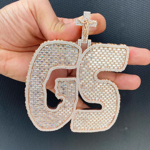 Pendentif lettre GS plaqué or rose avec breloque croix, serti de cristaux de strass taille baguette, bijoux de luxe unisexe - Product Image 1