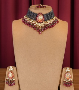 Juego de Collar y Aretes de Lujo con Baño de Oro y Piedras de Diseño, Colección de Regalo para Bodas - Product Image 5