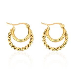 Pendientes Huggie de aro de cuerda triple dividida chapados en oro de 18 quilates - Product Image 2
