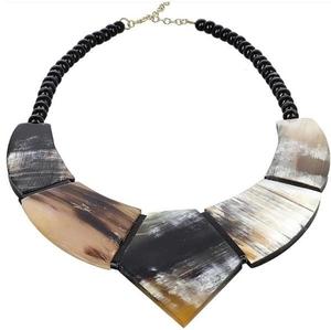Collier ovale en corne unisexe, pendentif rustique fait à la main et respectueux de l'environnement avec cordon réglable, bijoux bohème chic uniques pour hommes et femmes - Product Image 6
