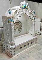 Temple Mandir moderne en marbre incrusté avec un motif panoramique pour la prière à domicile