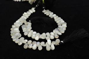 Perles de pierre de lune blanche naturelle facettées en forme de poire 7x10 MM, perles de pierre de lune blanche naturelle en forme de poire 8 pouces - Product Image 2