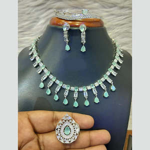 Conjunto de collar de diamantes americanos Joyería de moda chapada en plata 11065523MG - Product Image 1