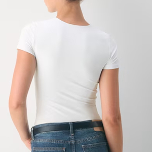 T-shirt Femme Tendance Col Rond Léger et Doux Décontracté Été Design Moderne Vente en Gros Service OEM Prix Abordable 2026 - Product Image 5