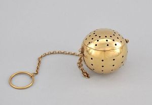 Wholesale Price Brass Ball Tea Infuser Metal Loose Leaf Strainer Reusable Minimalist Design for Tea Brewing FOR SALE - Product Image 3