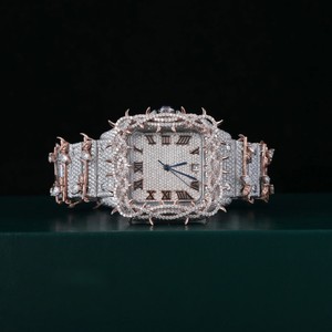 Reloj de Hombre Personalizado con Movimiento de Cuarzo, Esfera Cuadrada de Lujo con Incrustaciones de Moissanita VVS, Correa de 20 mm de Acero Inoxidable y Números Romanos - Product Image 1