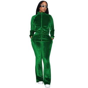 Ensemble de survêtement en velours personnalisé pour femme : sweat à capuche zippé et pantalon de jogging en velours - Product Image 3