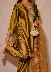 Ensemble 3 pièces de luxe Farshi Salwar très demandé, brodé, avec Kurti et Dupatta, idéal pour l'Aïd, Diwali, les fêtes et les mariages, séchage rapide - Product Image 3