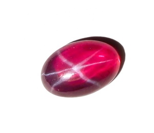 Rubis étoilé transparent ovale 8x12 mm 5 carats, cabochon poli créé en laboratoire avec effet étoile à 6 branches pour la fabrication de bijoux - Product Image 1