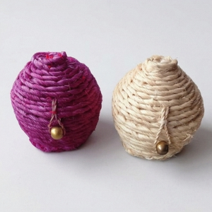 Boule décorative ronde tissée à la main avec clochette, pour la décoration intérieure du salon, couleur violette et naturelle - Product Image 4
