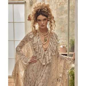 Caftán Maxi Stevie Color Arena con Encaje, con un Romance Ondulado y un Drapeado Dramático, Ideal para Cócteles al Atardecer, Escapadas a la Playa y Usar Descalzo - Product Image 2