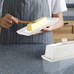 Mantequillera de gres hecha a mano con tapa rústica para almacenar mantequilla fresca y estilo de cocina campestre - Product Image 4