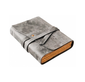 Carnet de notes vintage en cuir fait main avec fermeture à cordon, papier à bords festonnés, journal de voyage 7x5 pouces - Product Image 3