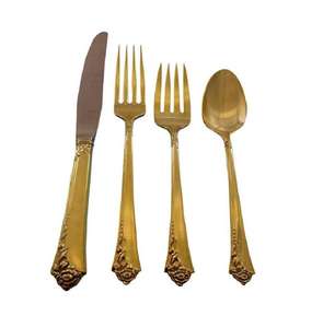 El juego de cubiertos de metal premium aporta una elegancia atemporal a su mesa de comedor, ofreciendo una durabilidad excepcional para el uso diario. - Product Image 5